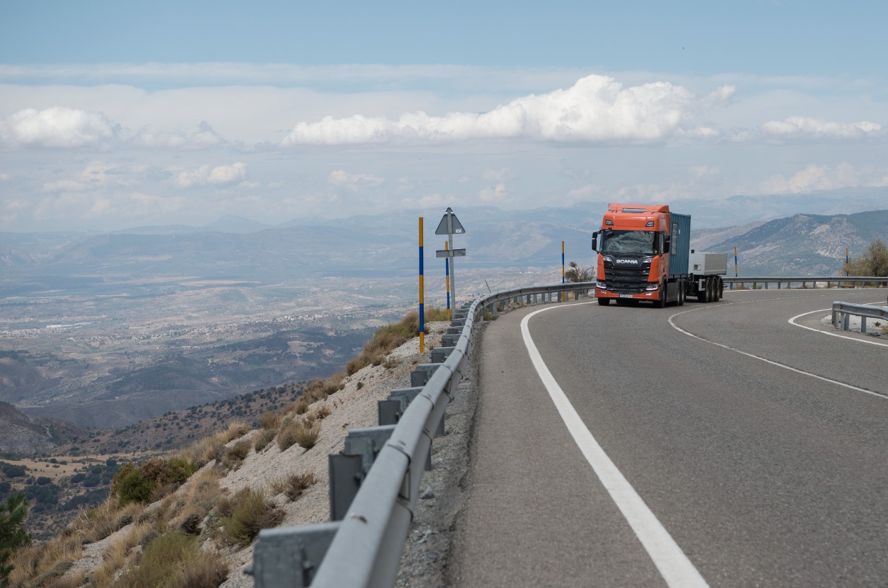  Scania R 730 V8 6x2 Highline at summer test