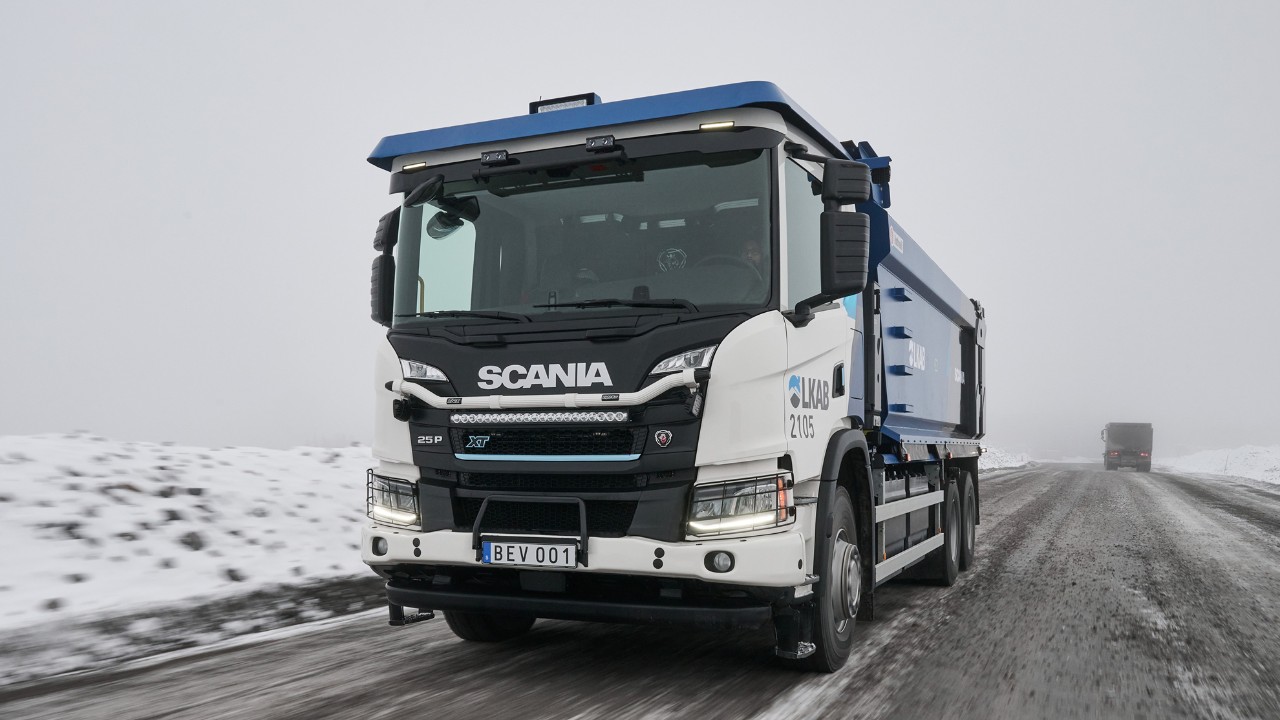 Scania’s electric heavy tipper in Swedish mine