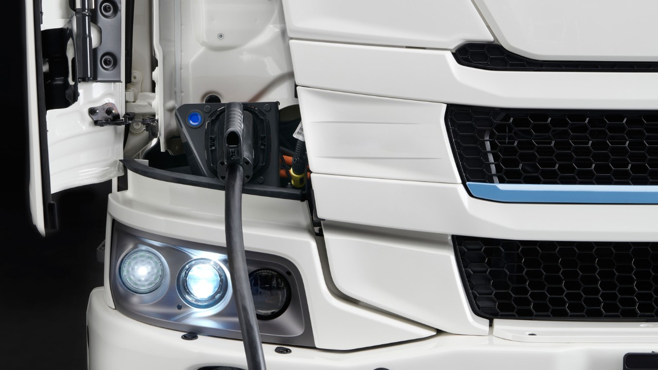 Scania concludes landmark battery-electric truck deal in Singapore