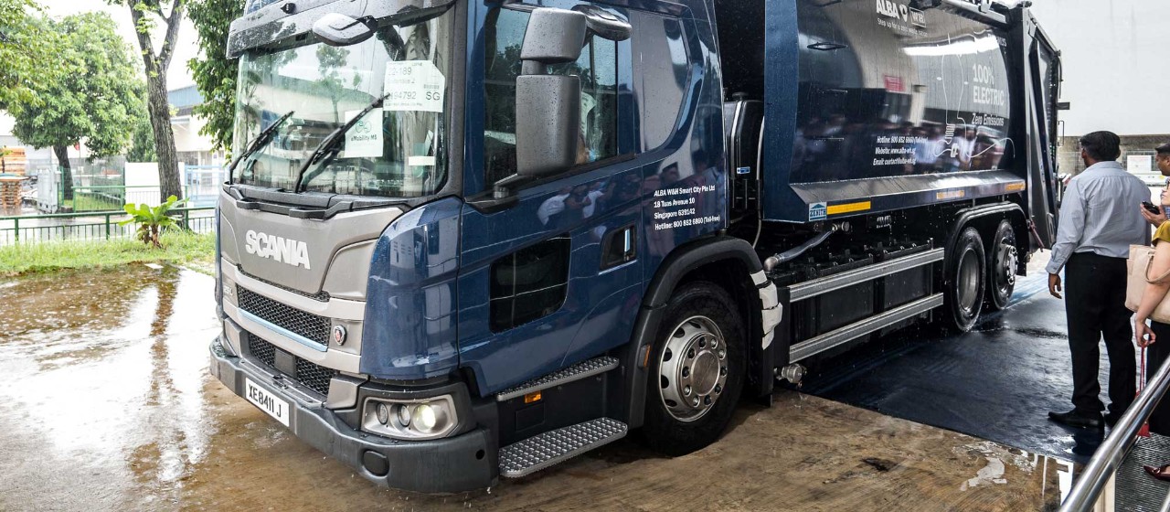 Singapore gets its first Scania electric waste truck