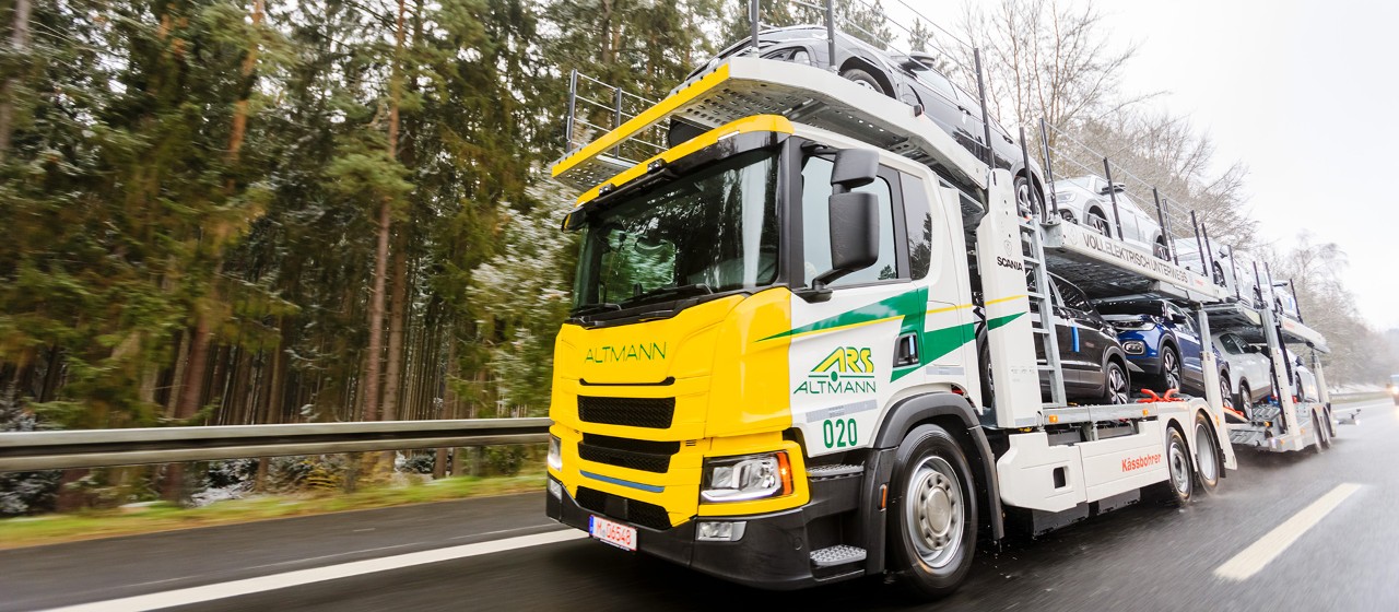 World’s first all-electric Scania standard car transporter goes into service 