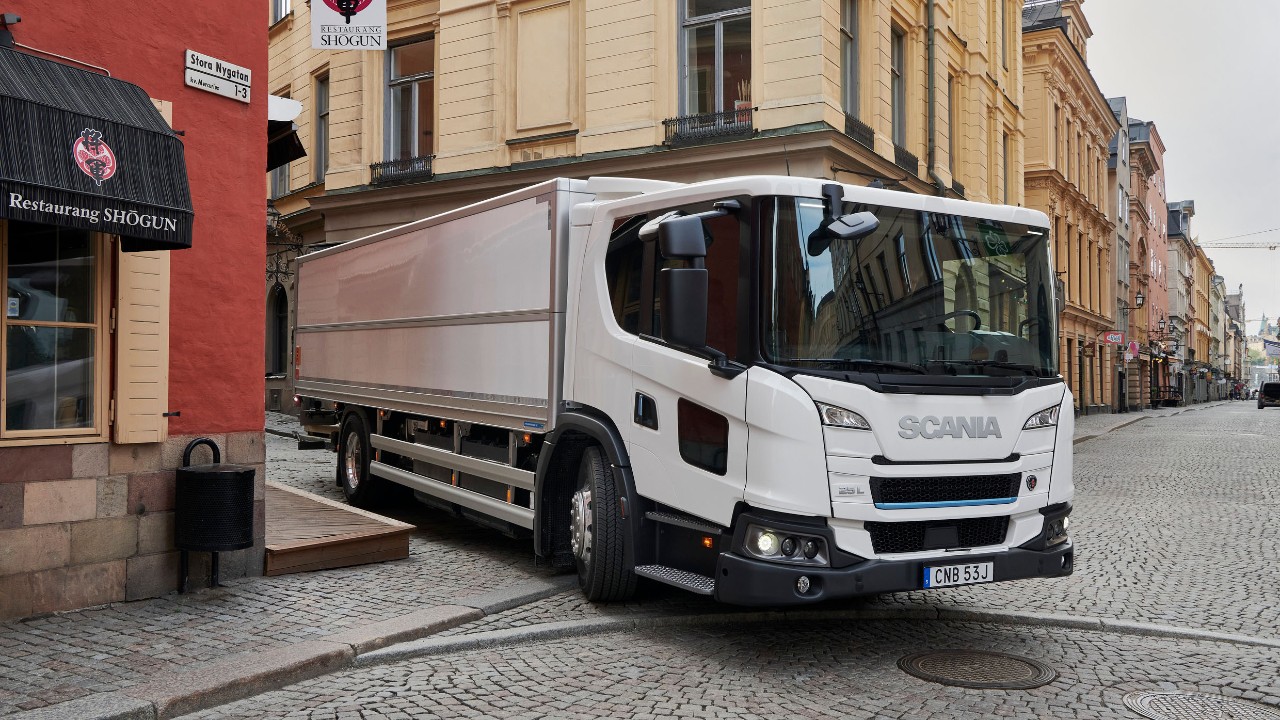 Low-entry cab trucks L-series