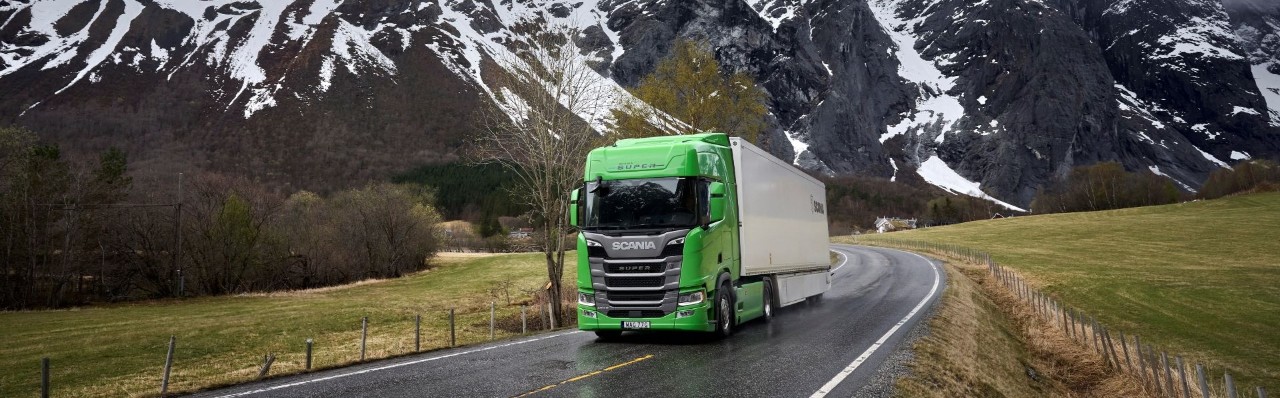 Green truck Scania Super