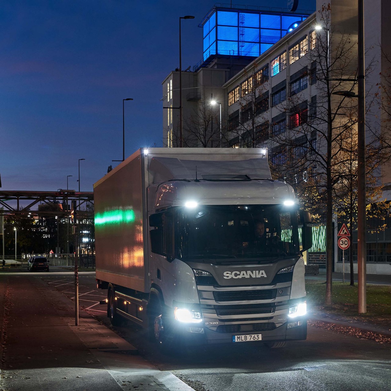 Prima mondiale per la nuova gamma di veicoli industriali ibridi di Scania
