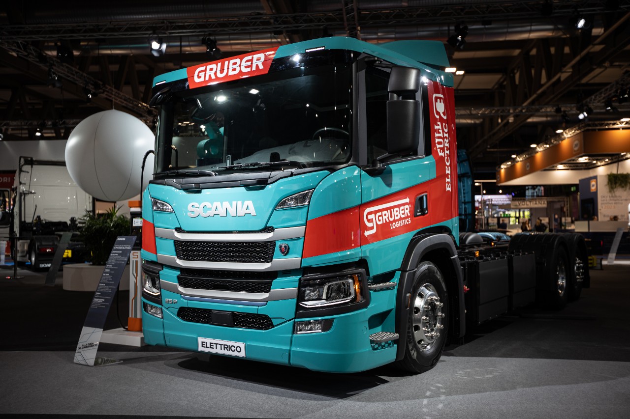 Si rafforza la partnership tra Scania, Gruber Logistics ed Electrolux Italia