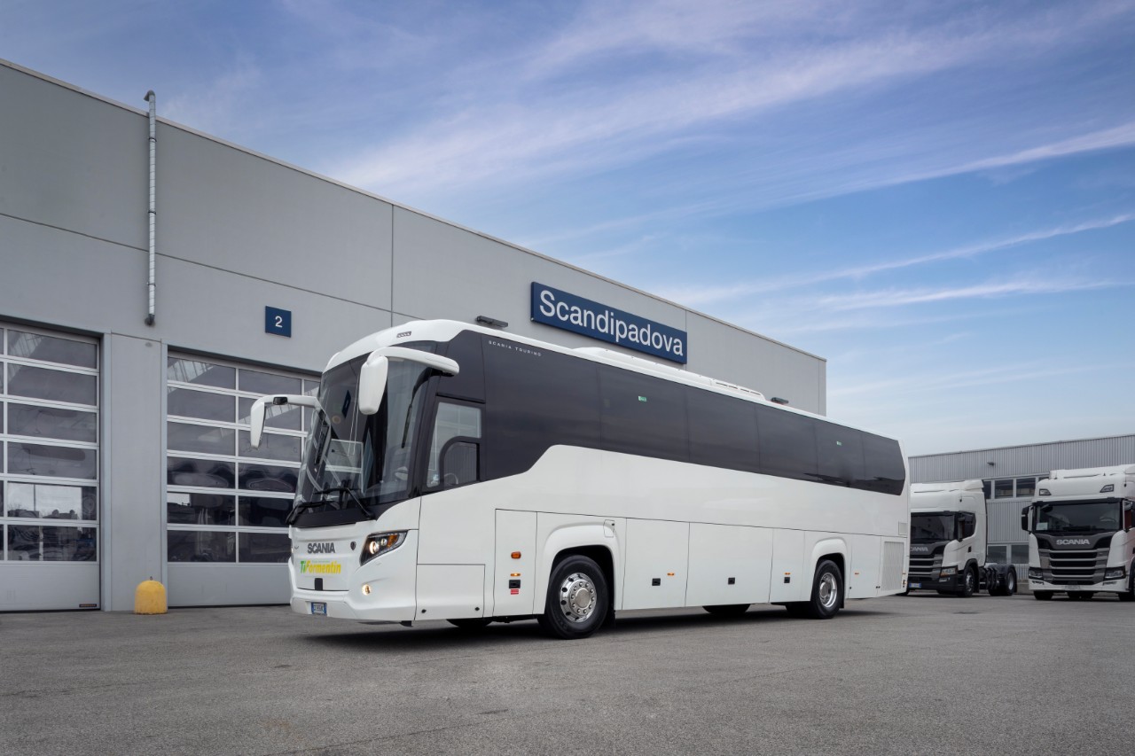 Formentin sceglie Scania: il viaggio in Touring all’insegna della sicurezza e del comfort per passeggeri e autista