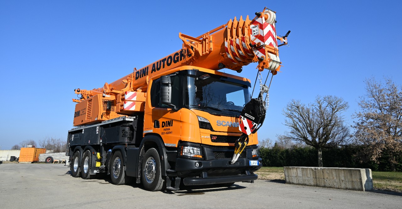 Via alle prime operazioni di sollevamento in Italia  con i nuovi Scania allestiti da Liebherr