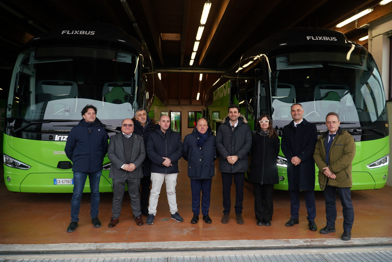FlixBus lancia le prime linee a LNG in Italia: l’alleanza con Irizar e Scania è un primo passo verso una mobilità più virtuosa