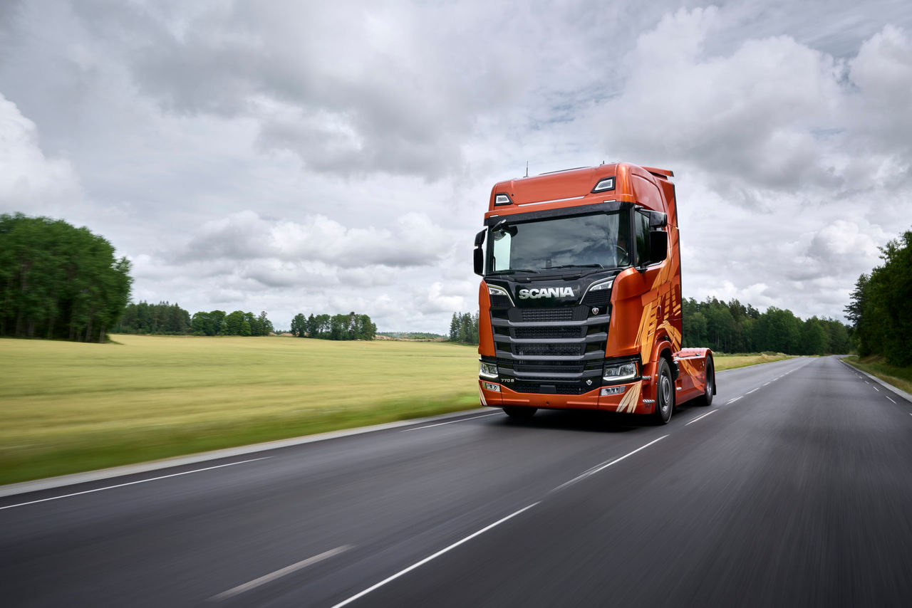 Logistica Sinisi ritira il primo V8 Fire d’Italia