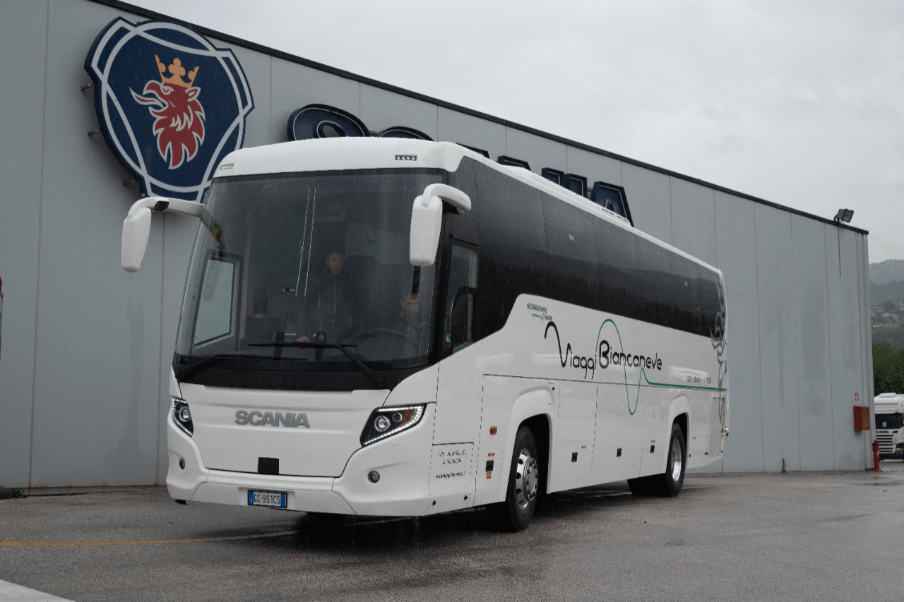 Il primo Scania Touring in Trentino con Viaggi Biancaneve
