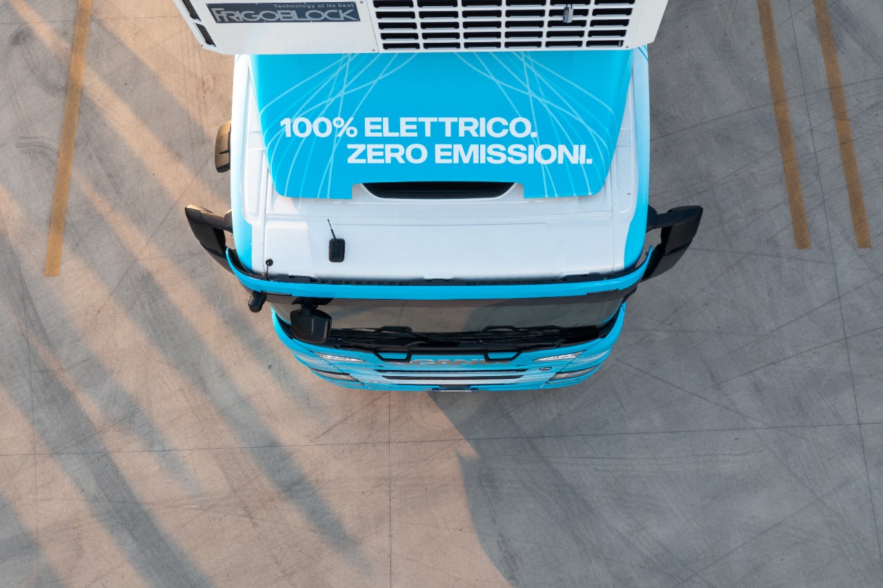 Il test drive del veicolo elettrico Scania di Cusinato Renato Trasporti e Aspiag Service – Despar. Un pieno di energia!