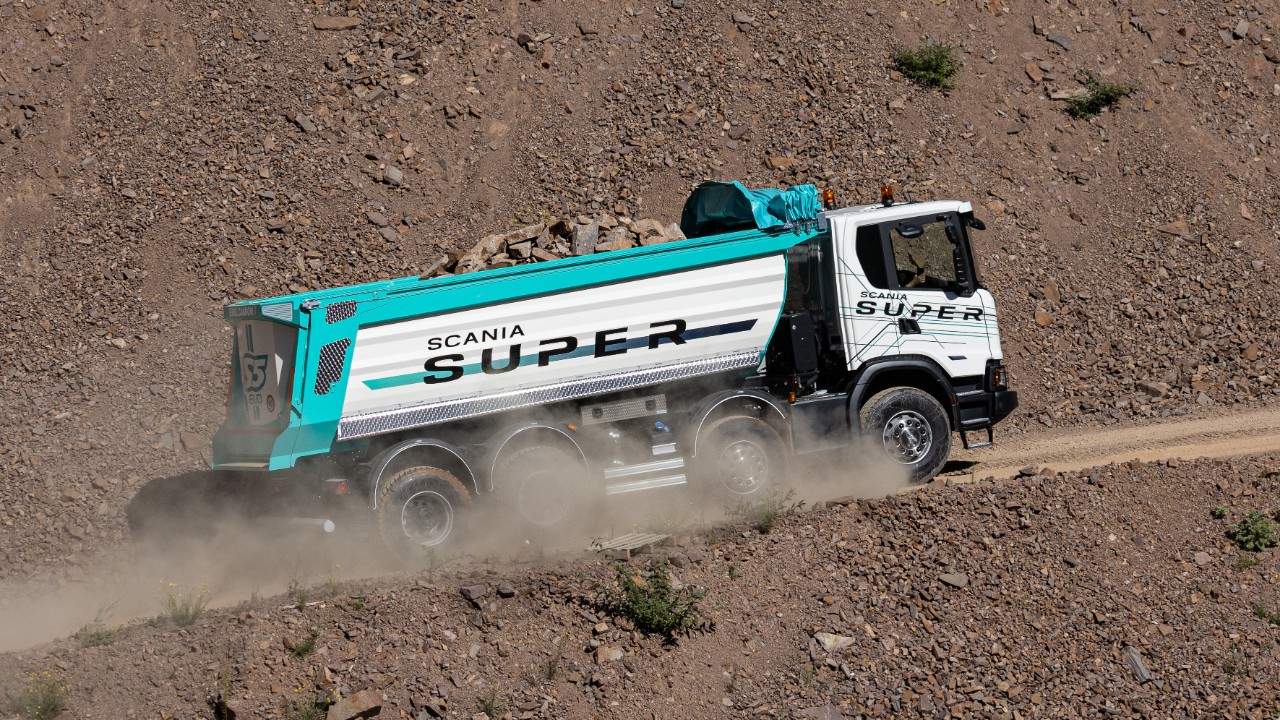  Camion allestito con ribaltabile. Veicoli Scania per l'edilizia, la cantieristica e i lavori in cava