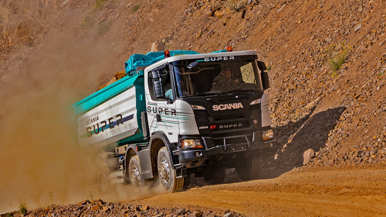 Scania P 310 6x4 XT, in un cantiere a Johannesburg, in Sudafrica