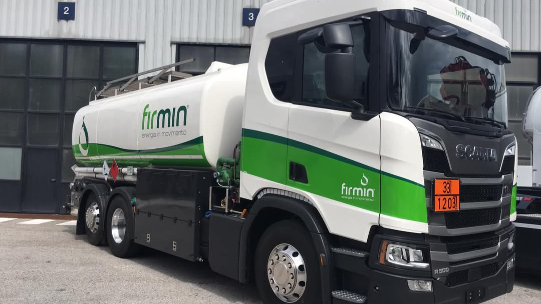  Trasporto di carburante Scania