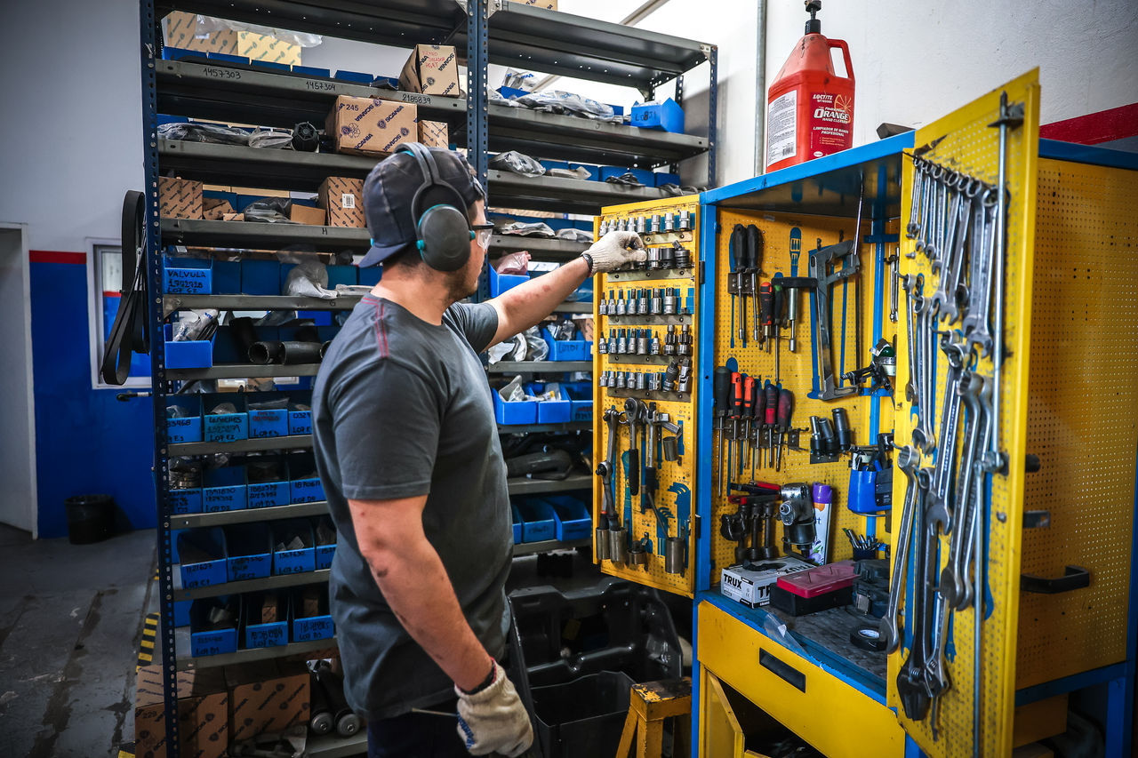 service workshop technitian