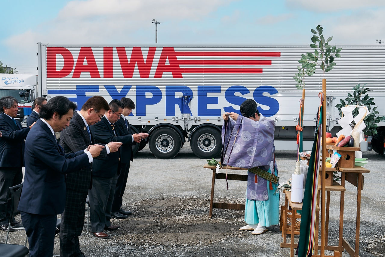 スカニアの納車式の様子