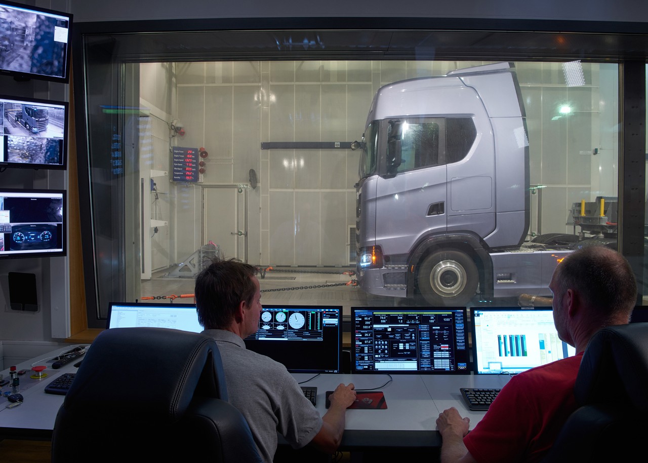 Truck measuring aerodynamics in a lab