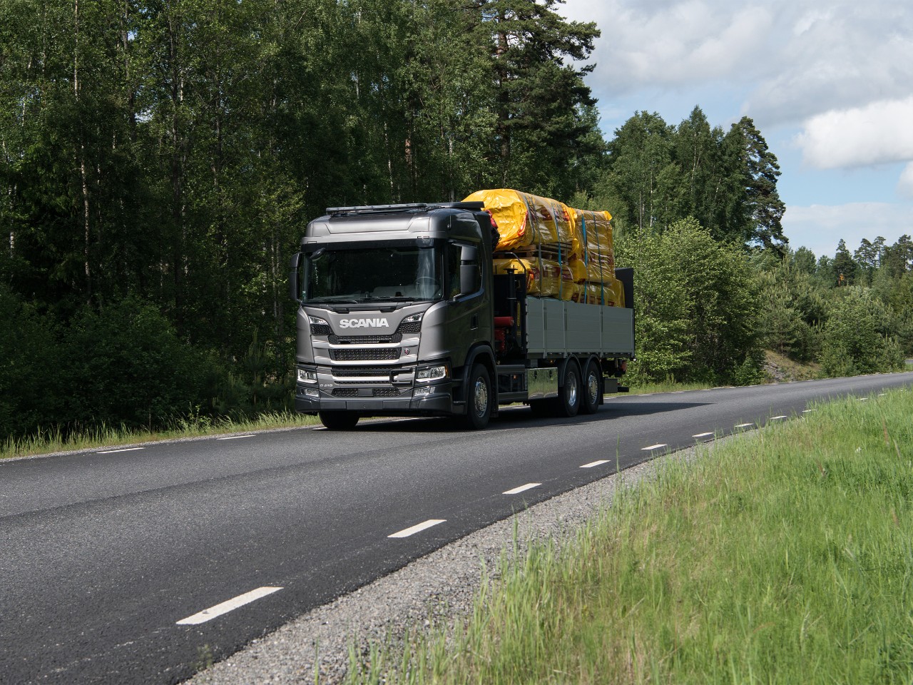  Flatbed with crane