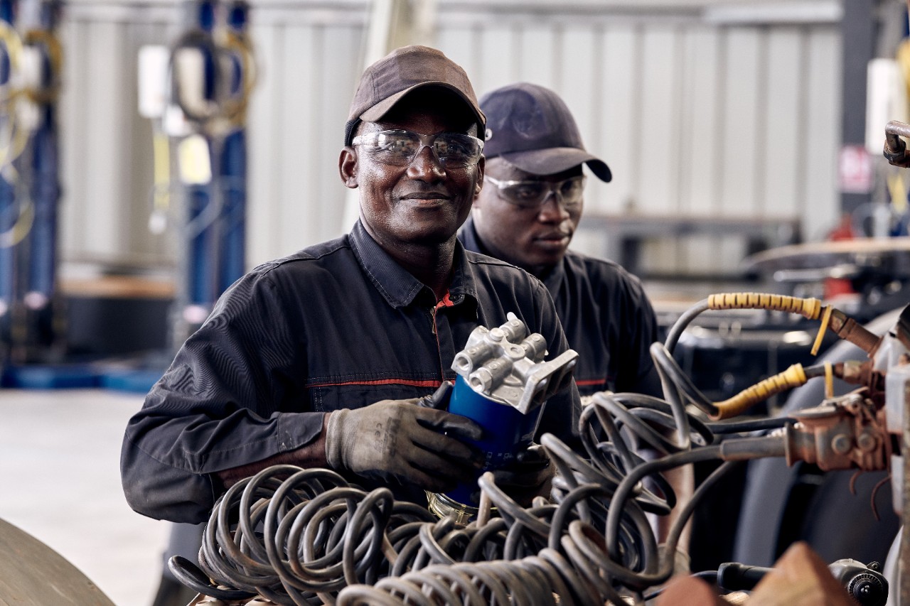  Scania technician