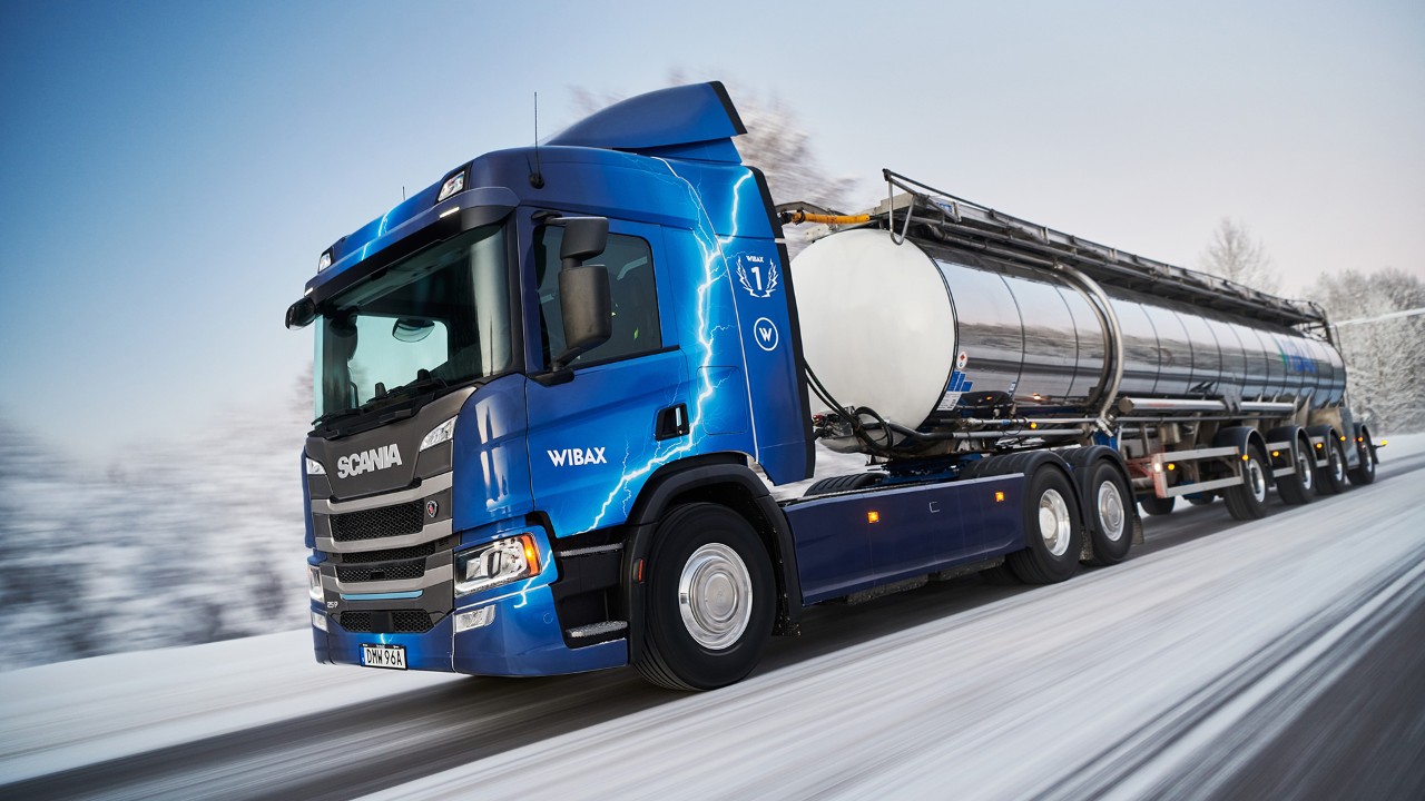 Elektriniai „Scania“ sunkvežimiai darbuojasi pramonėje