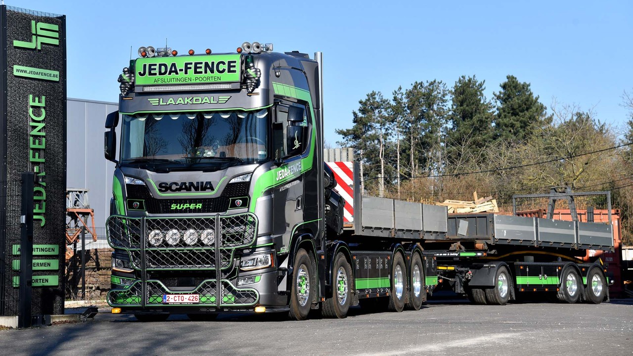 Jeda-Fence: un Scania 770 S comme vitrine et cadeau d'anniversaire
