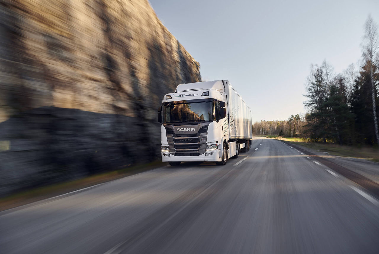 Scania amarillo serie G