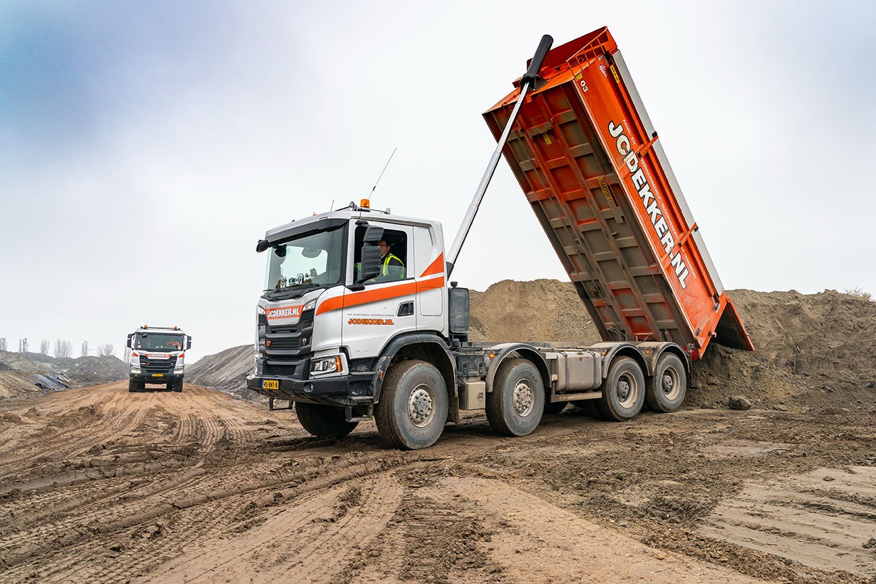 JC Dekker gaat offroad met Scania 8x8