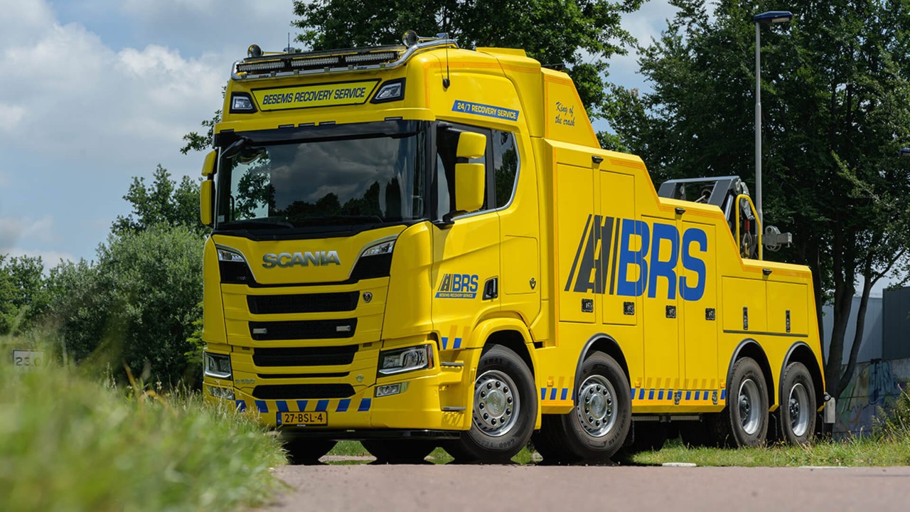 zware Scania R580 8x4 bergingsauto 