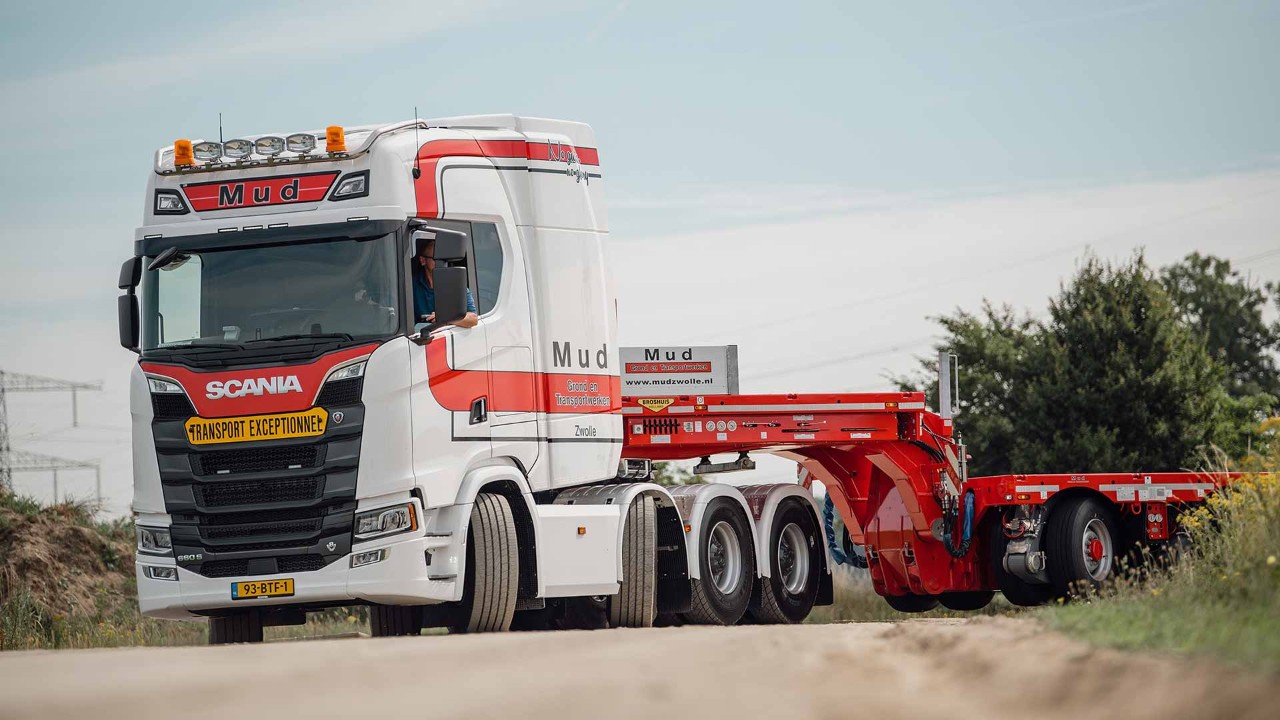 Mud Grond- en Transportwerken Scania 660S V8 8x4 