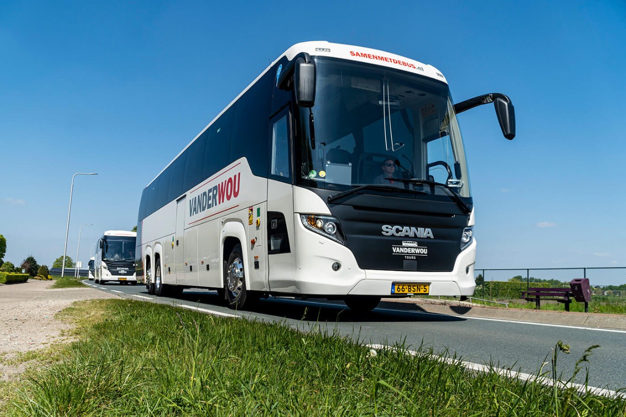 Twee Scania Tourings voor VANDERWOU Tours