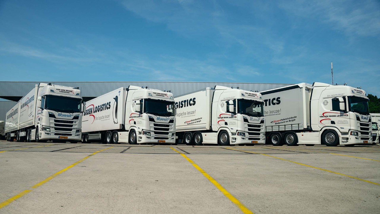 Grootste order ooit voor Van den Broek Logistics: 25 Scania trekkers