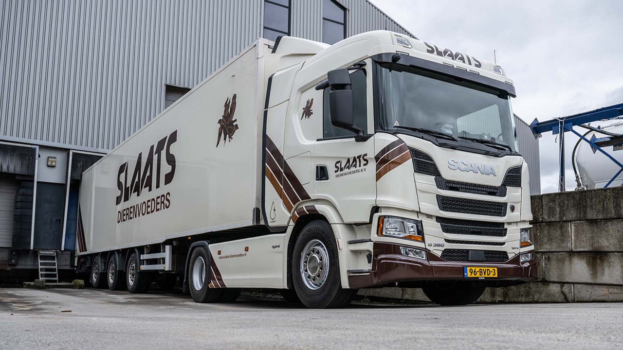 Scania Hybride Slaats dierenvoeders