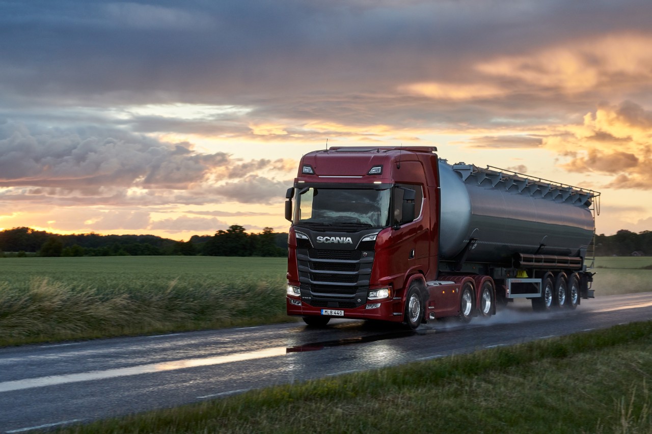  Scania R-serie på motorveien