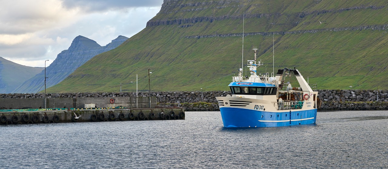 Marine power generation and auxiliary power