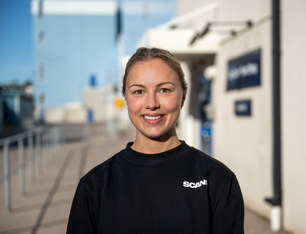 Hanna Walder framför Måleriet