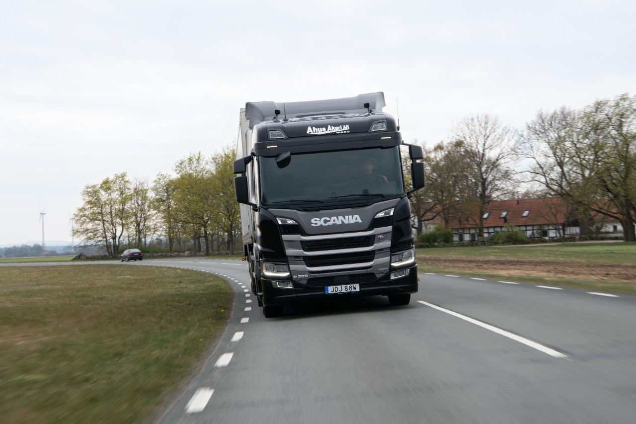 Swedish spirit distiller uses Scania hybrid truck for transportation needs