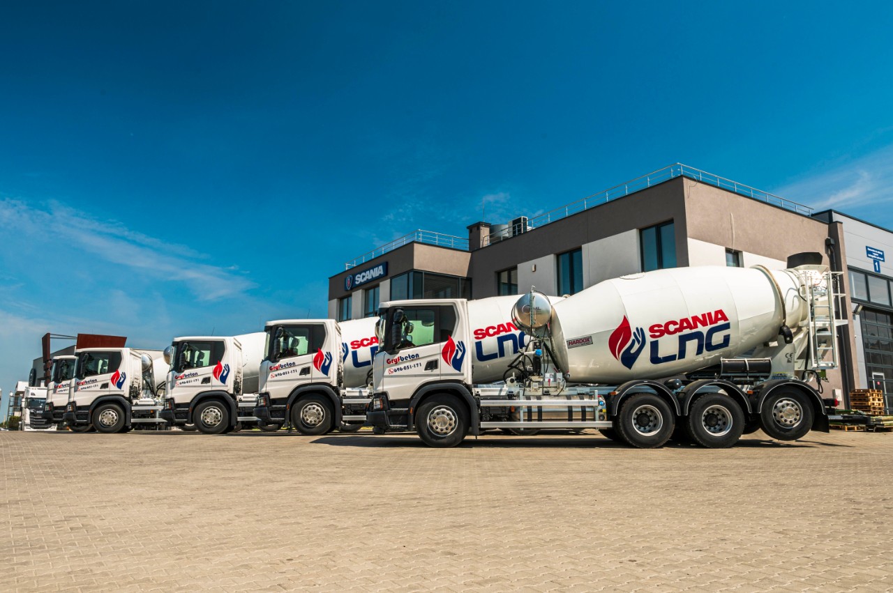 GRYFBETON PL z betonomieszarkami Scania na LNG    