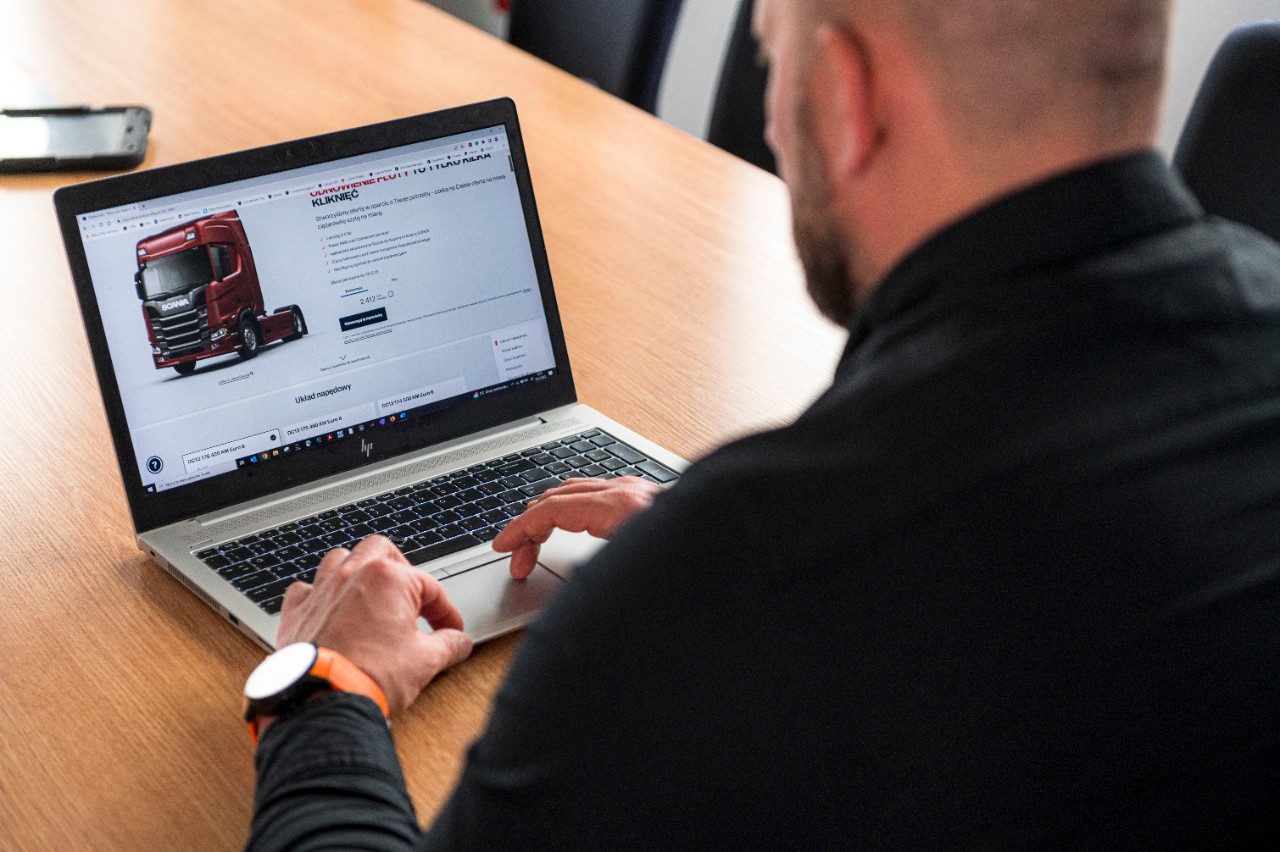 Pierwsza na świecie Scania zamówiona przez internet wydana w Polsce