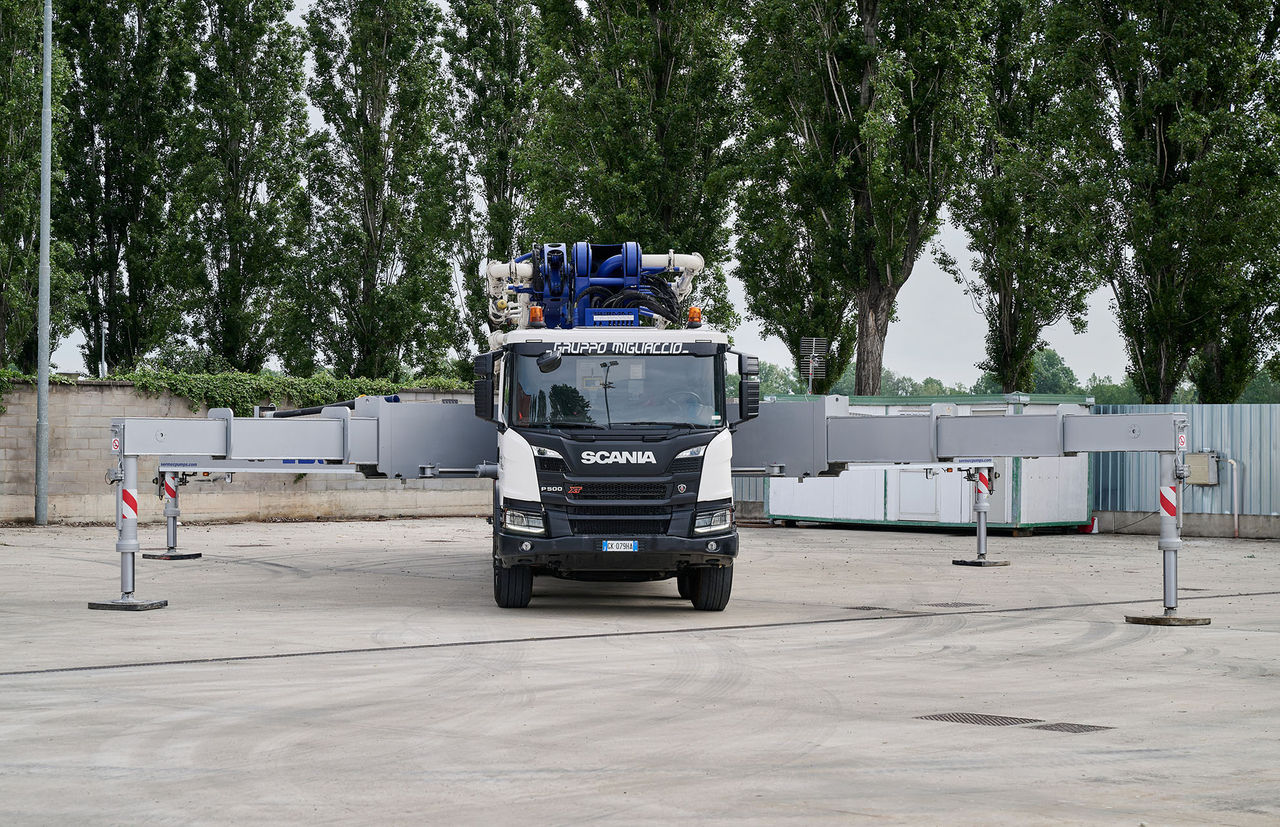 Scania XT