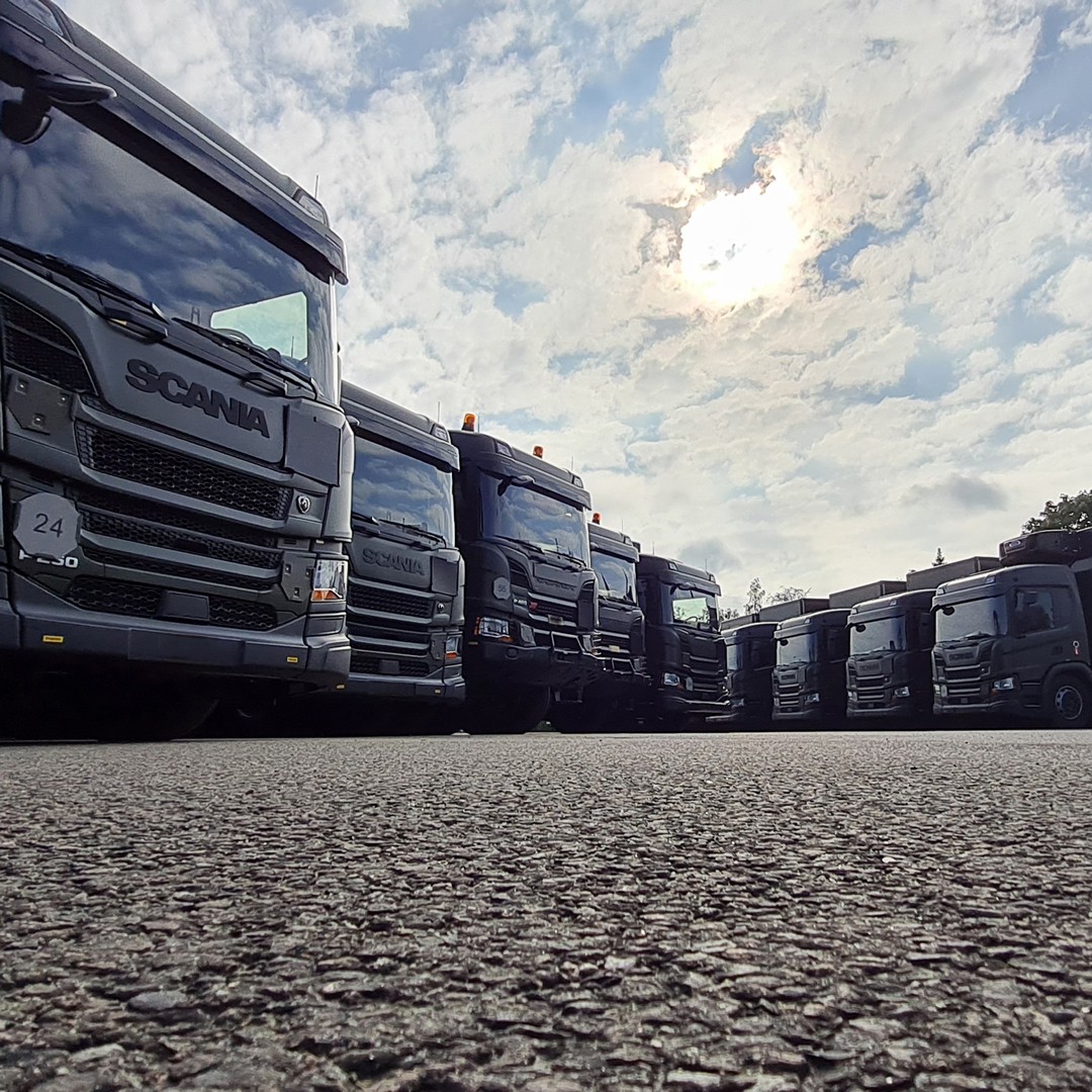 Scania levererar 200 lastbilar till svenska försvaret
