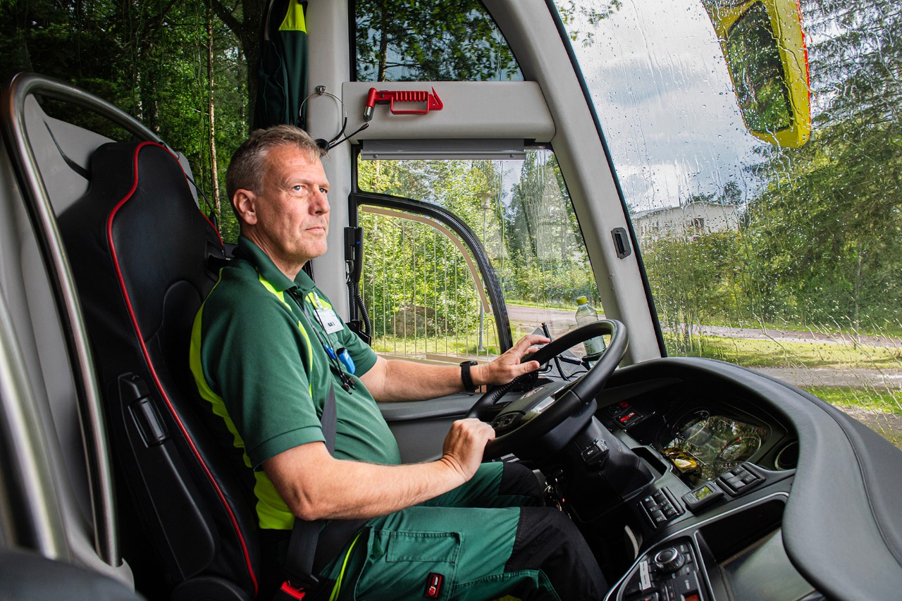 Chaufför i ambulansbuss