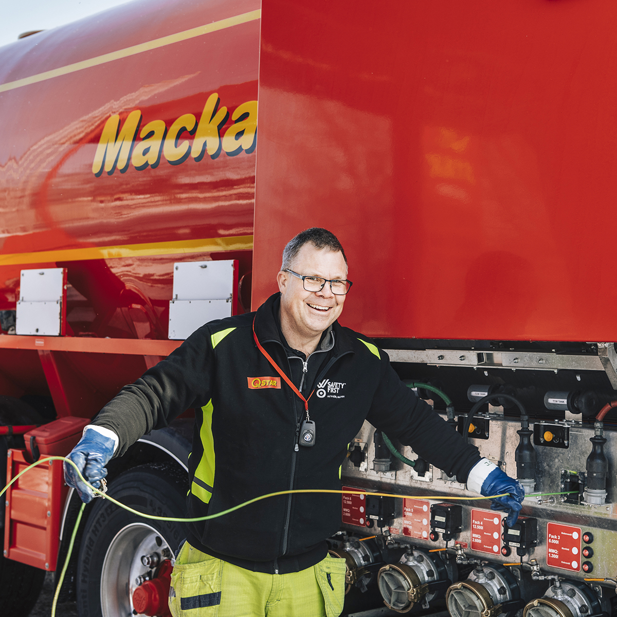Lastbilsförare vid Scania tankbil