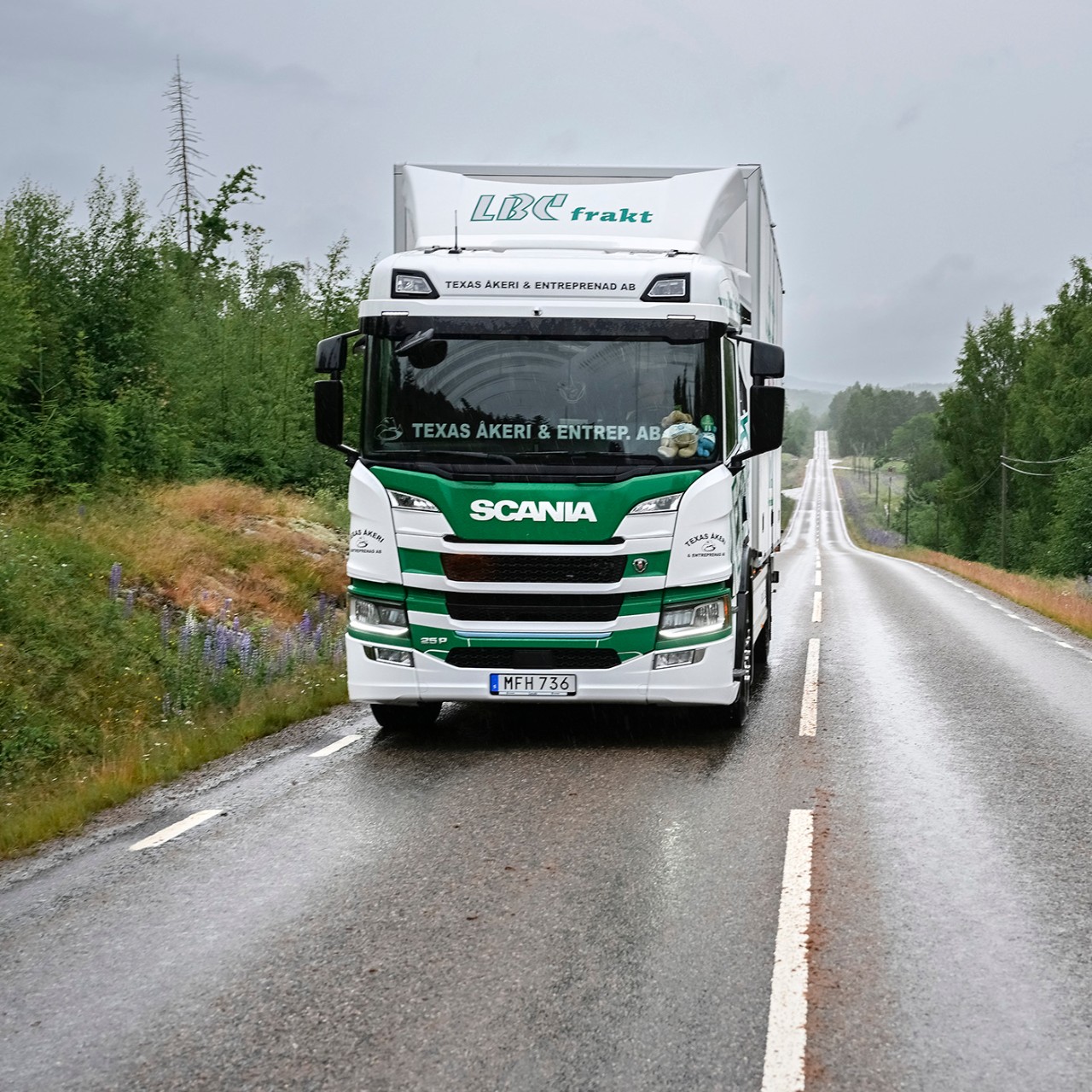 Största möjliga tystnad - med 100 % ellastbil