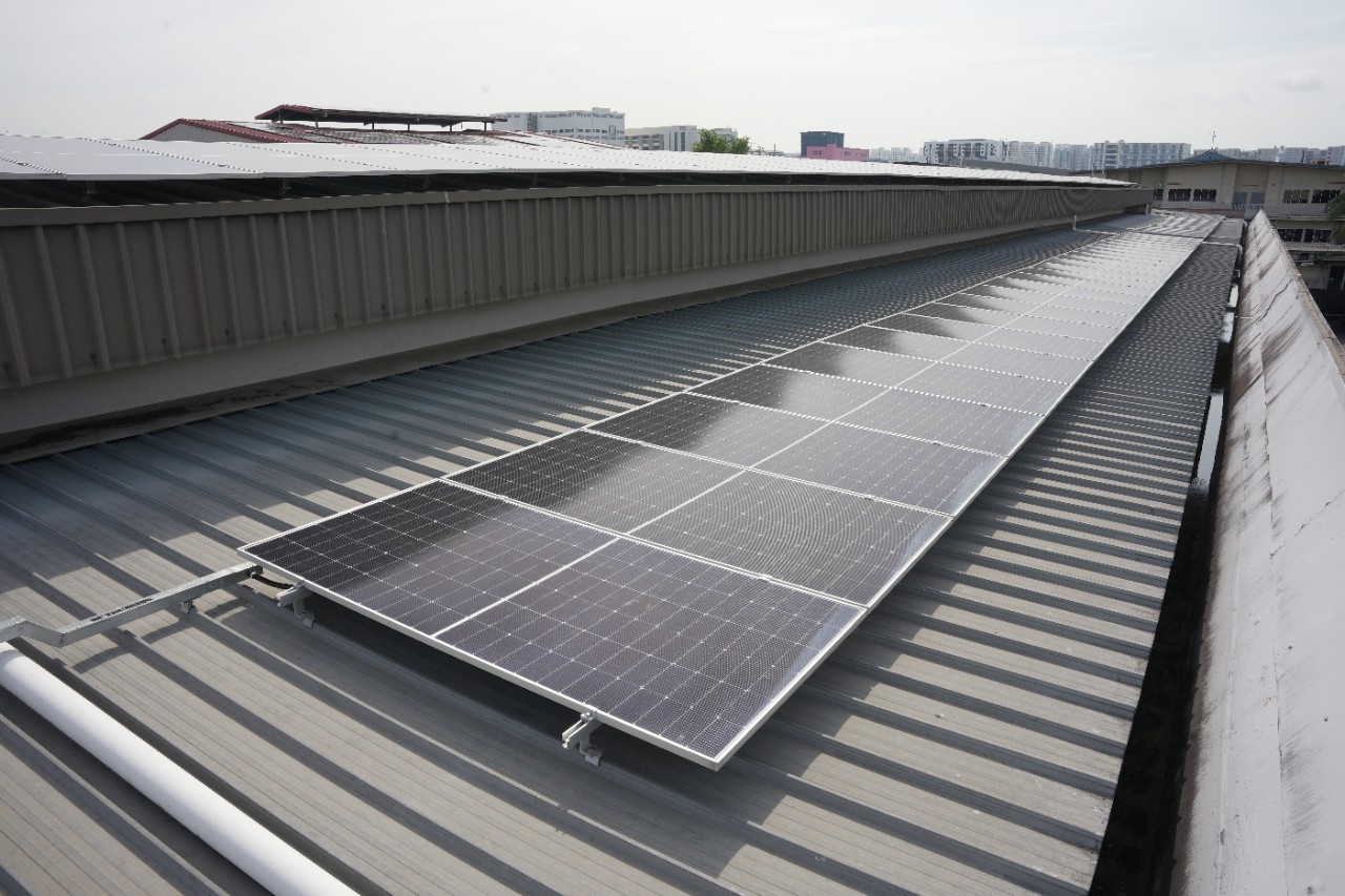 SCANIA DEPLOYS 509 SOLAR PANELS, BATTERY-ELECTRIC ROADSIDE ASSISTANCE VAN, AND CHARGING STATIONS, IN LINE WITH SGP2030
