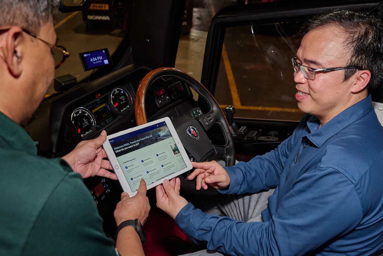 Showing customer Scania Digital services