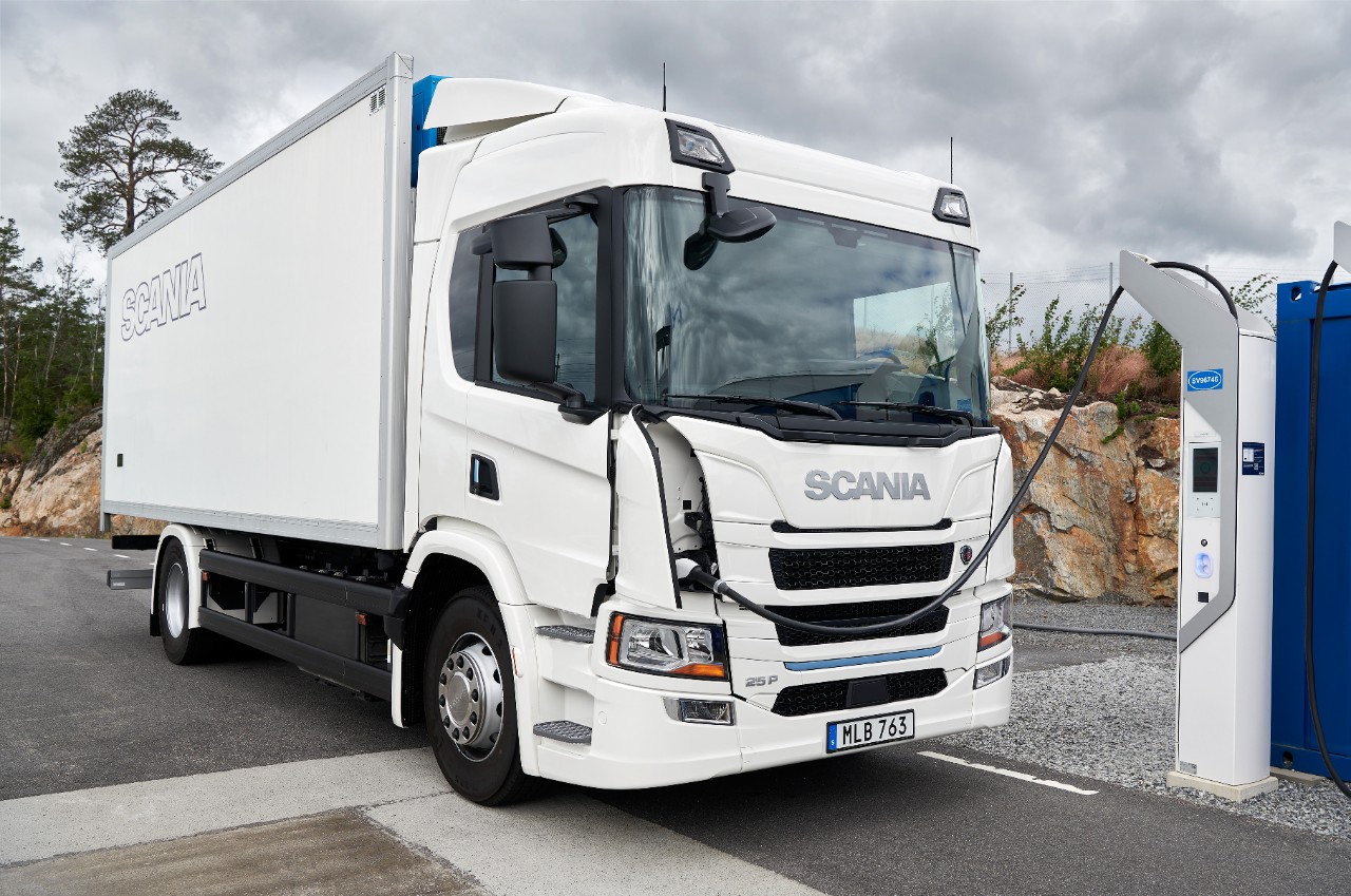 Scania ponúka kompletné riešenia pre elektrifikáciu nákladnej dopravy