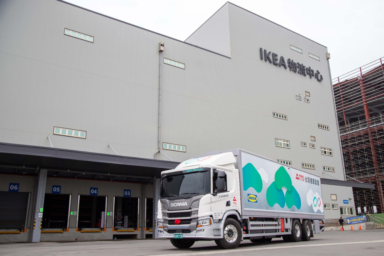 Scania引領永續運輸！台灣通運運營26噸Scania電動貨車，提供IKEA物流中心與店面運輸需求，實踐綠色物流