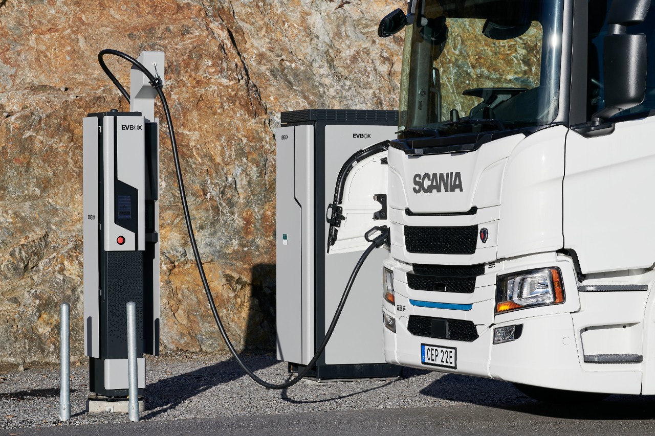 全台首輛26噸Scania純電動大貨車今年上路