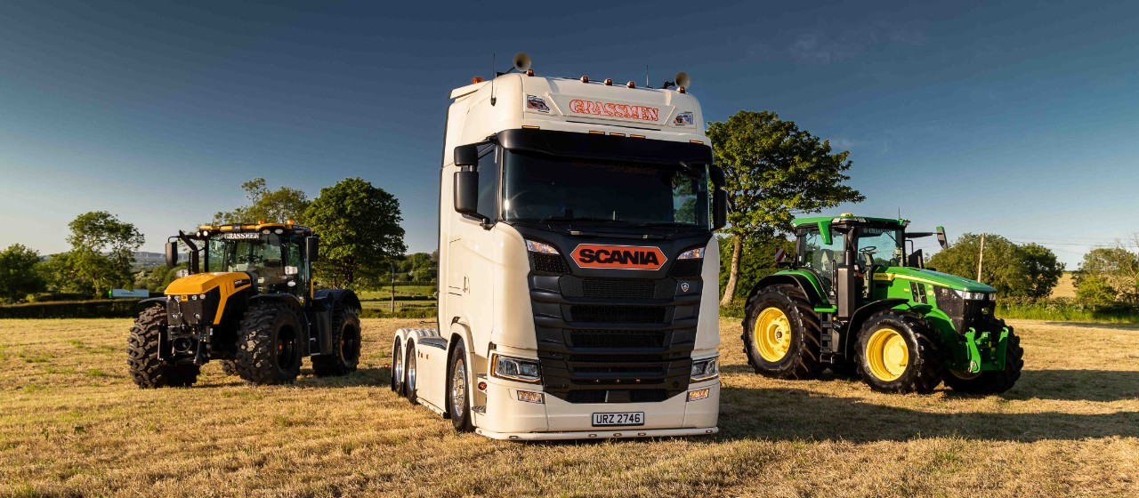 GRASSMEN Scania truck