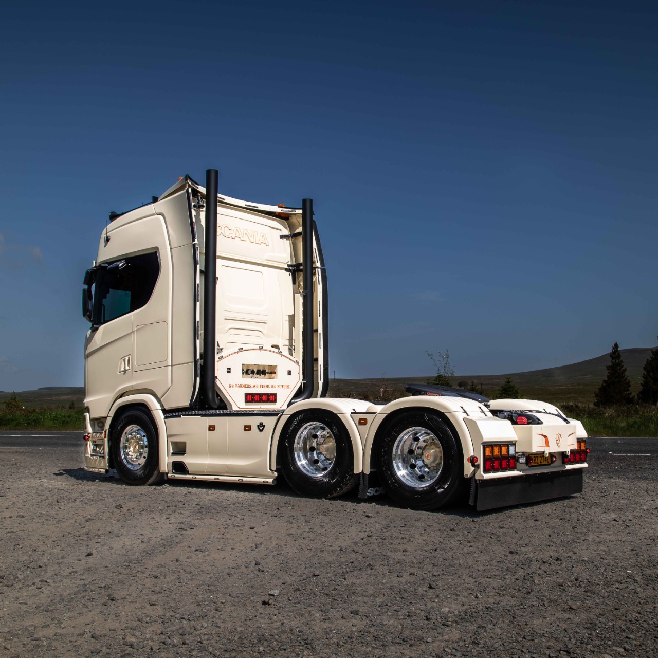 GRASSMEN Scania truck